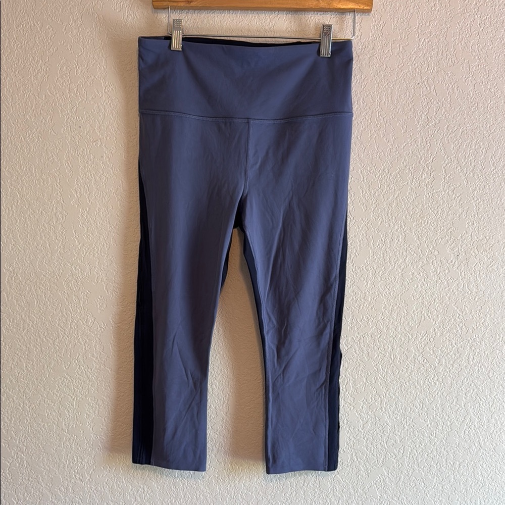 Athleta Black and Gray Capri Leggings